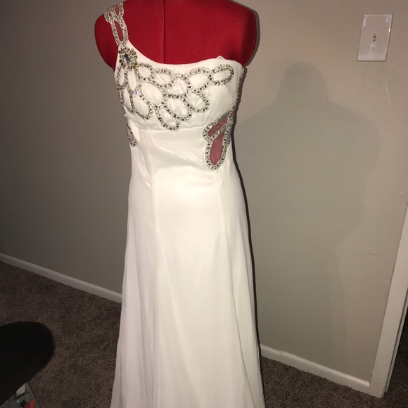 White Dress - Picture 2 of 6